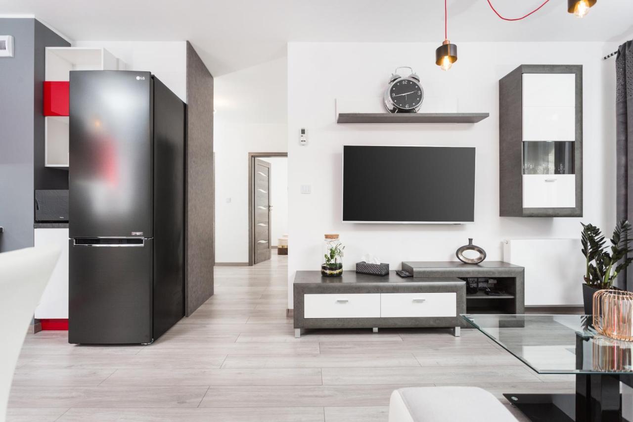 City Of The Kings - Grey Apartment คราคูฟ ภายนอก รูปภาพ